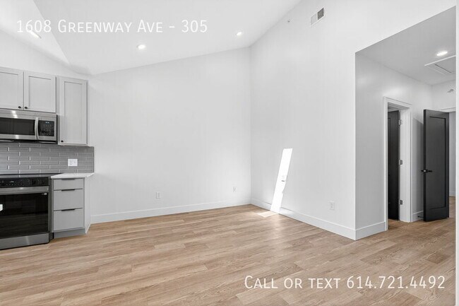 Building Photo - 1608 Greenway Ave