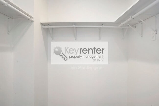 Building Photo - 400 Central Ave