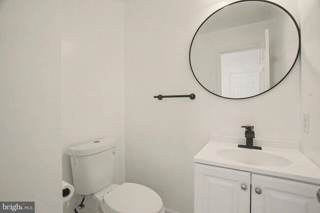 Building Photo - 14805 Strawberry Ln