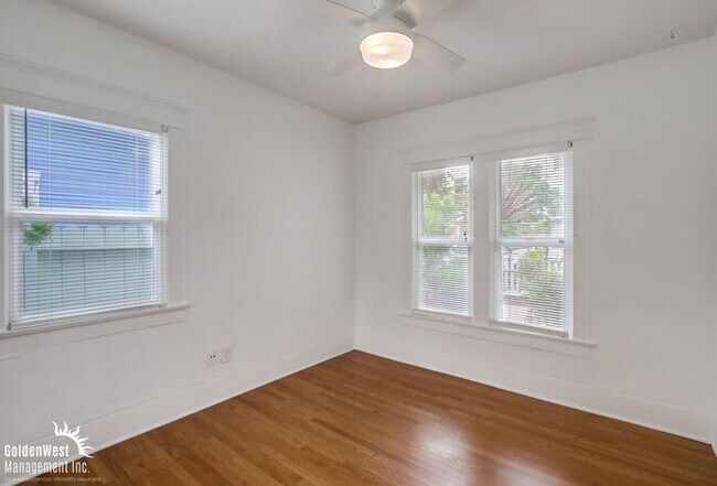 Building Photo - Charming 3Bdm 2Ba Home Located in the Norm...