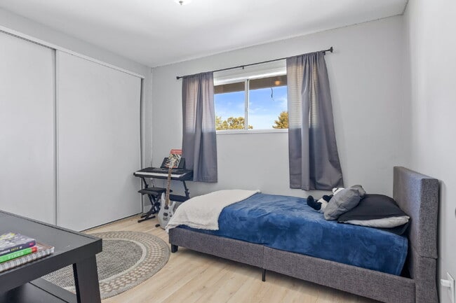 Building Photo - 4 Bedroom Condo for Rent in Ventura!