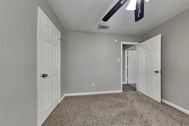 Building Photo - 24115 Scrivener Ln