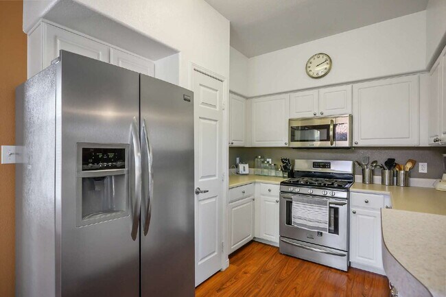 Building Photo - "Chic 1-Bedroom Oasis in Prime Las Vegas Location – 813 Sq. Ft. of Comfort with a GARAGE!"