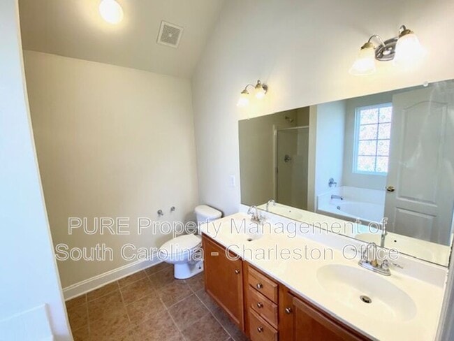 Building Photo - 229 Equinox Cir
