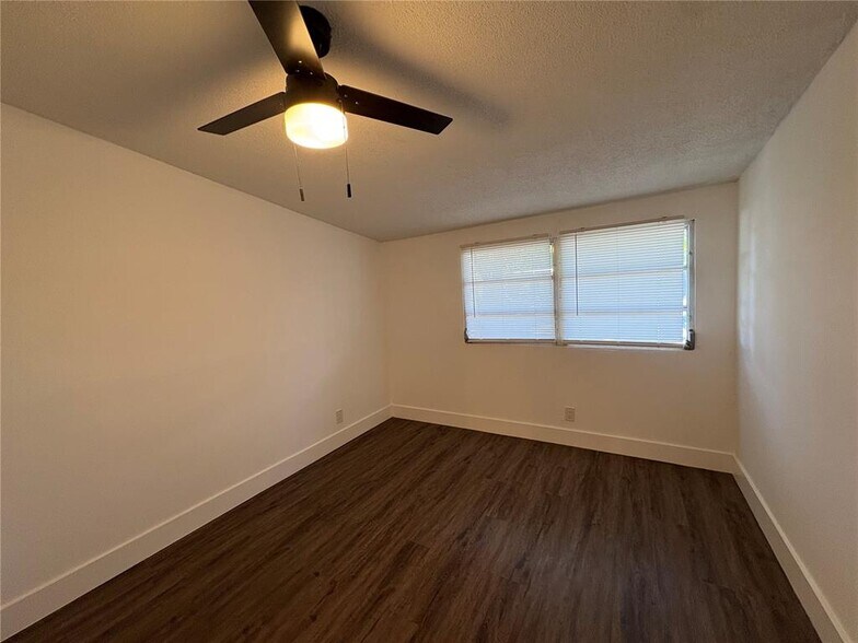 Building Photo - 1741 NE 52nd St