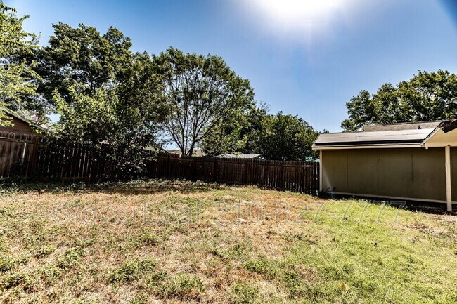 Building Photo - 9631 Ivy Bend St