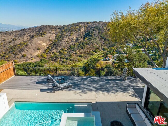 Building Photo - 3632 Beverly Ridge Dr