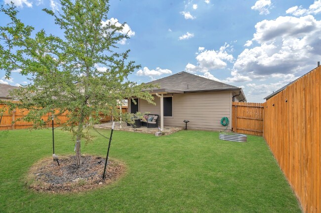 Building Photo - "Charming 3-Bed, 2-Bath Oasis on Greywacke...