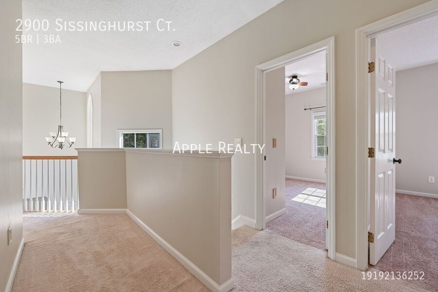 Building Photo - 2900 Sissinghurst Ct