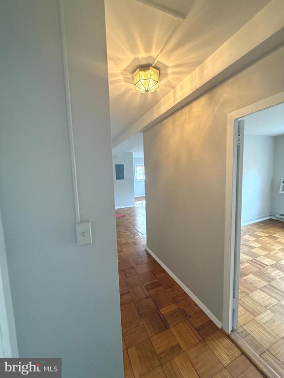 Building Photo - 3254 Valley Dr