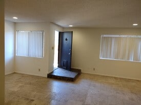 Building Photo - 8435 Burnet Ave