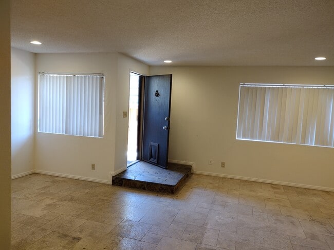 Building Photo - 8435 Burnet Ave