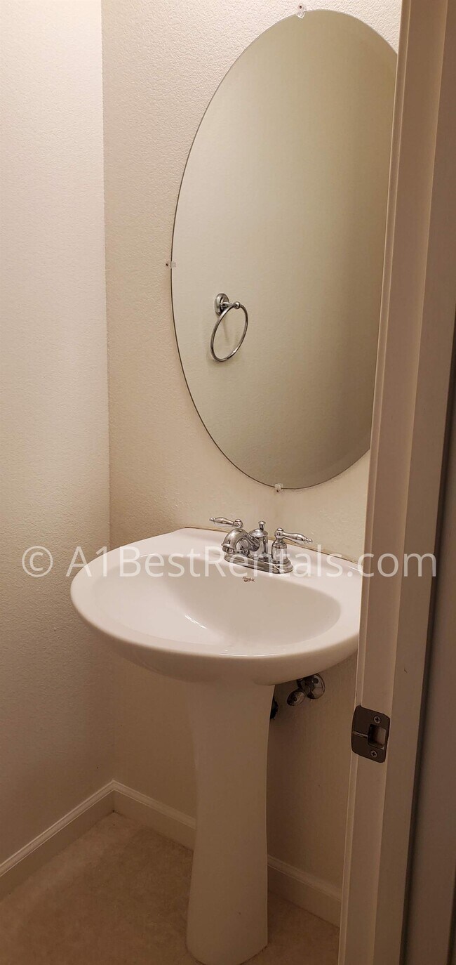 Building Photo - 2513 Guadalajara Dr