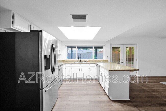 Building Photo - 2454 W Obispo Cir