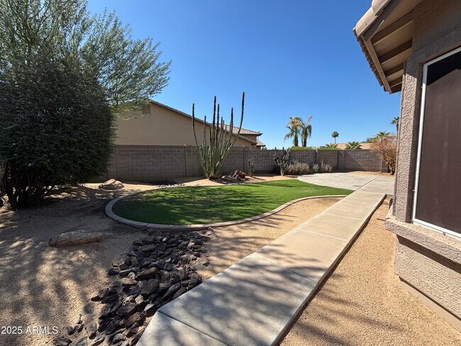 Building Photo - 3799 E Thunderheart Trail