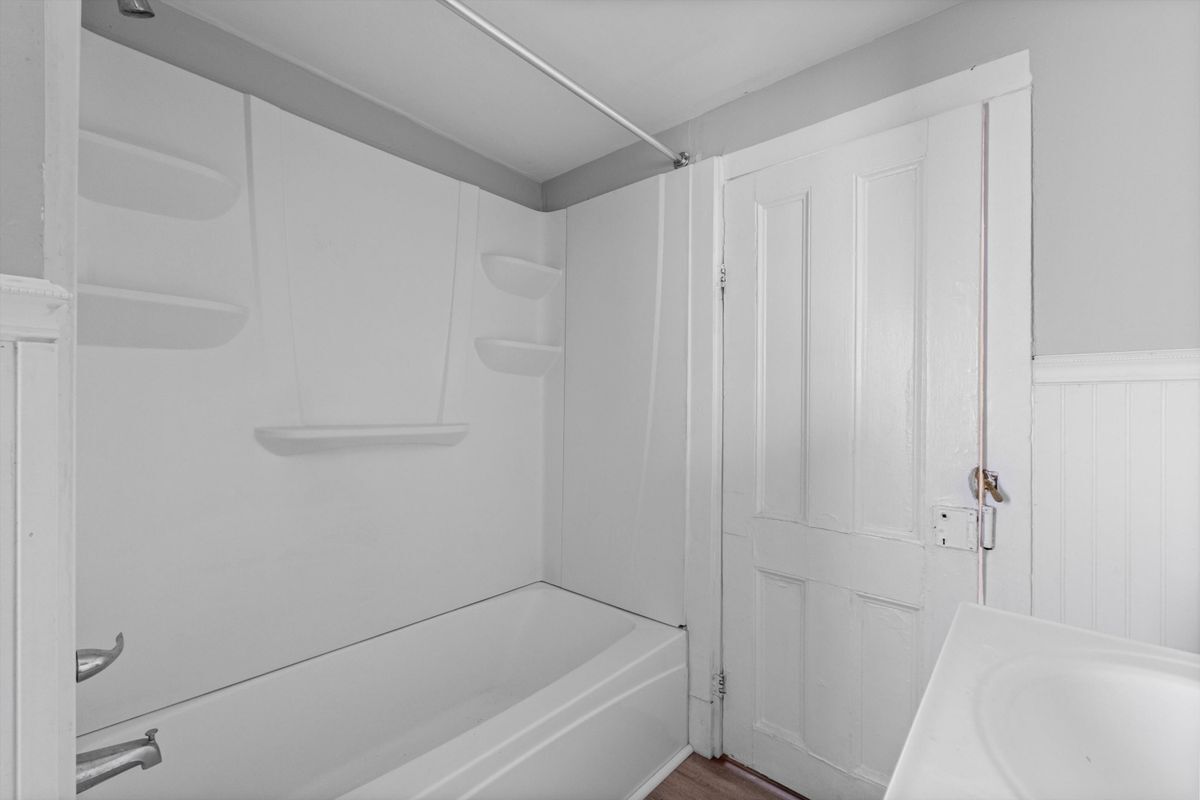 Building Photo - 49 S Hamilton St