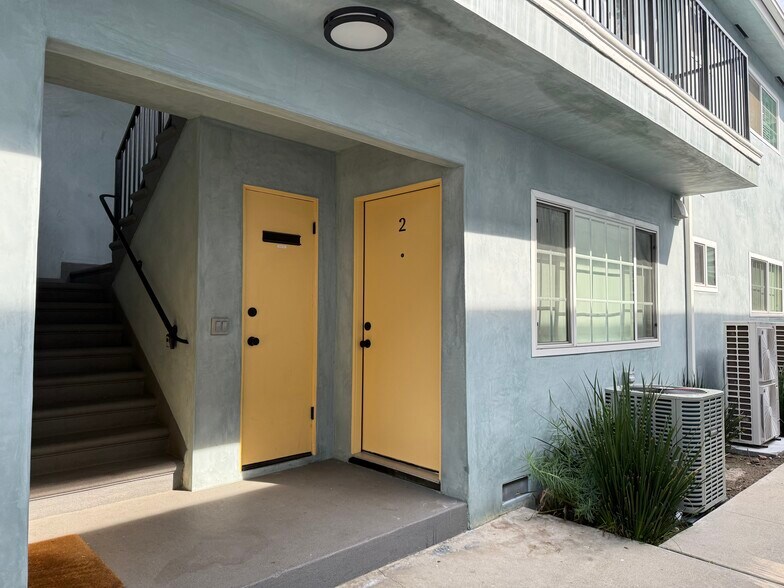 Building Photo - 1960 Sherbourne, Los Angeles, CA 90034