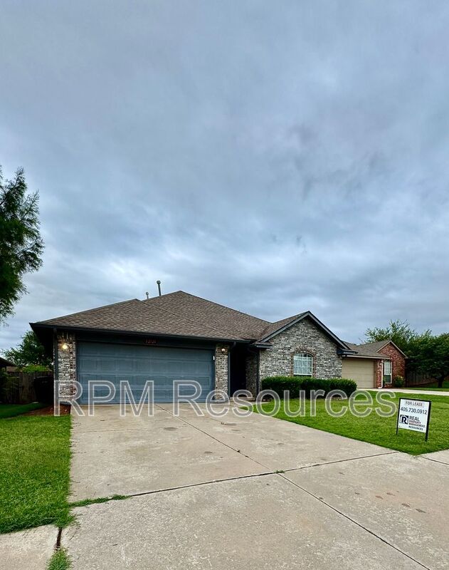 Building Photo - 12524 SW 11th St