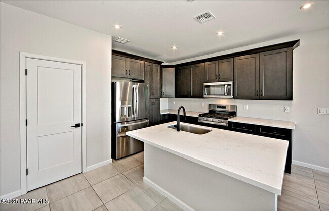 Building Photo - 5744 E Killen Loop