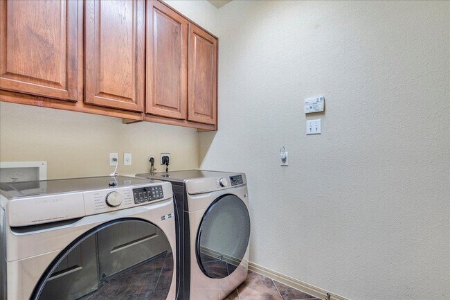 Building Photo - 14100 Avery Ranch Blvd