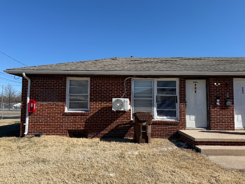 Building Photo - 809 San Pablo St