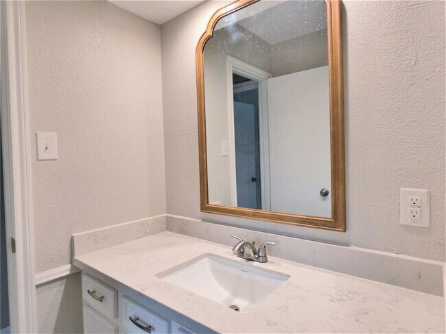 Building Photo - 7511 Renmark Ln