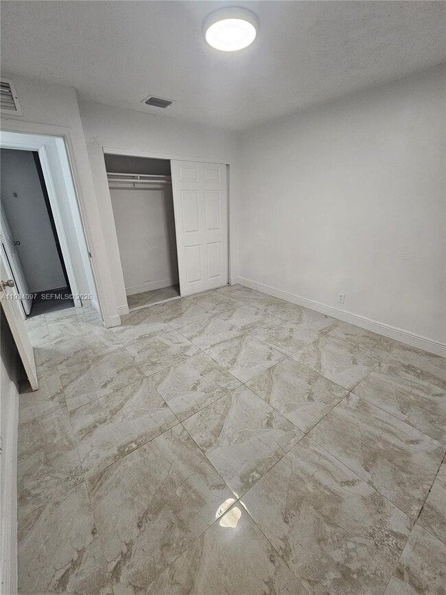 Building Photo - 5615 NW 27th Ct