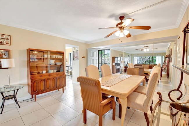 Building Photo - 5715 Fairway Park Dr