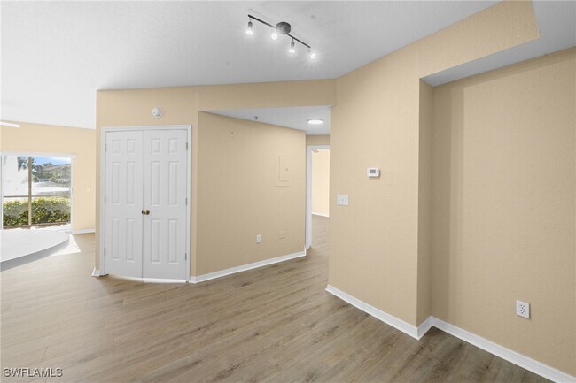 Primary Photo - 6360 Aragon Way