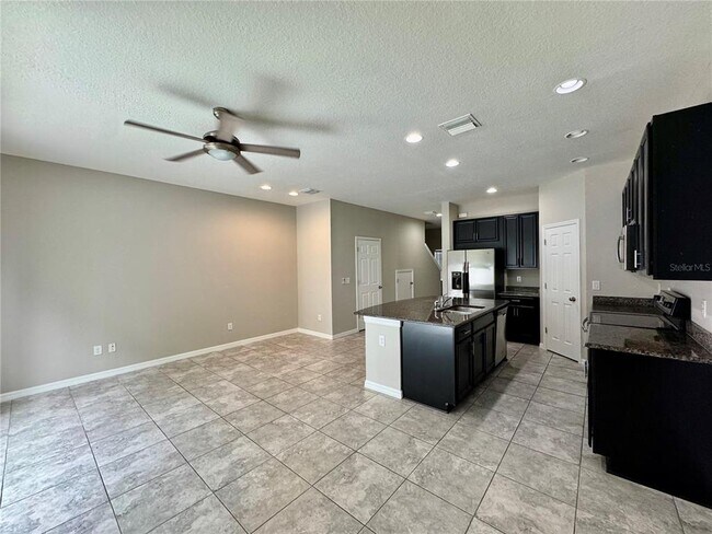 Building Photo - 7208 Grand Elm Dr
