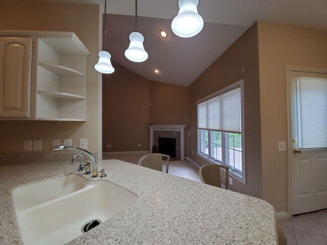 Building Photo - Beautiful Home in Saint James Woods