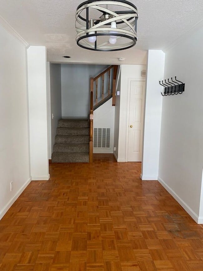 Building Photo - 3665 Cashill Blvd