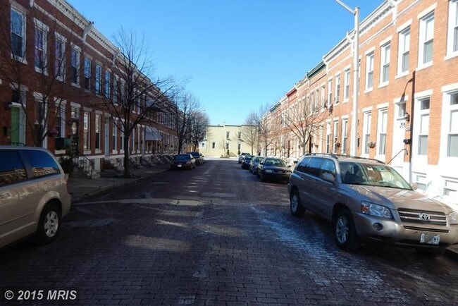 Building Photo - 428 E Lorraine Ave