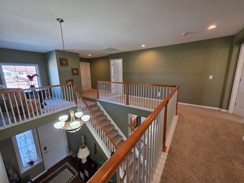 Building Photo - 9536 W Avalon Dr