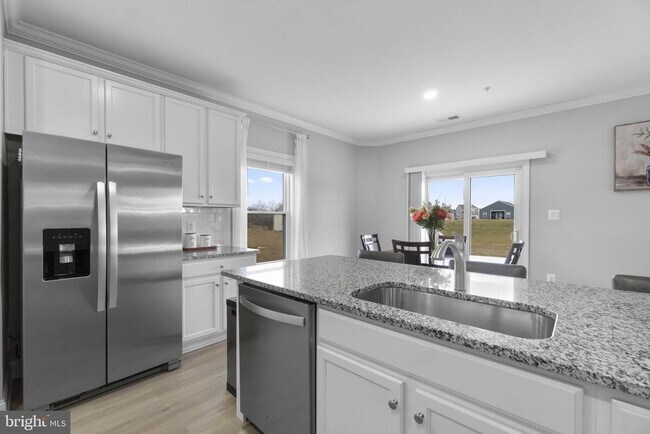 Building Photo - 10005 Maids Fancy Way