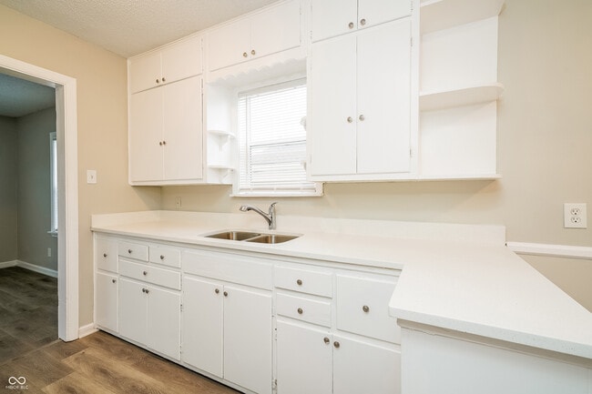 Building Photo - 3428 N Riley Ave