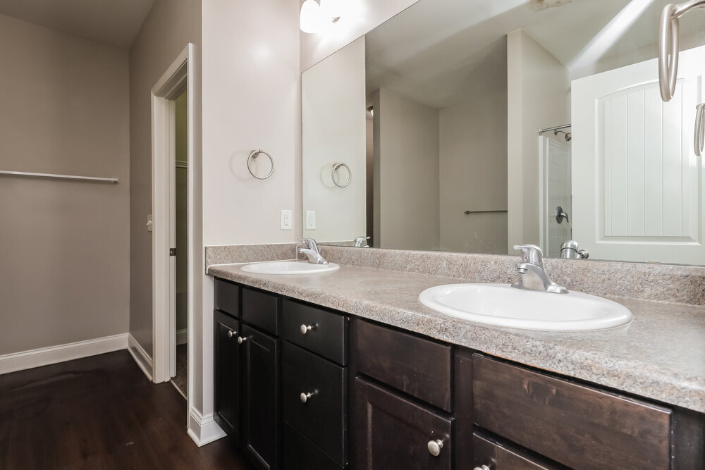 Building Photo - 547 Joneus Dr