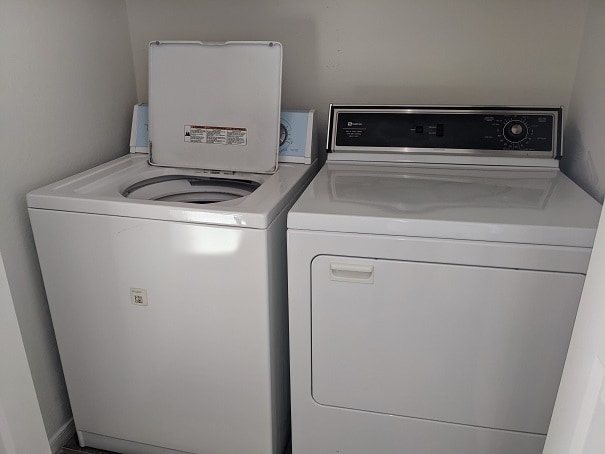 Building Photo - 1711 W Wilson Ave