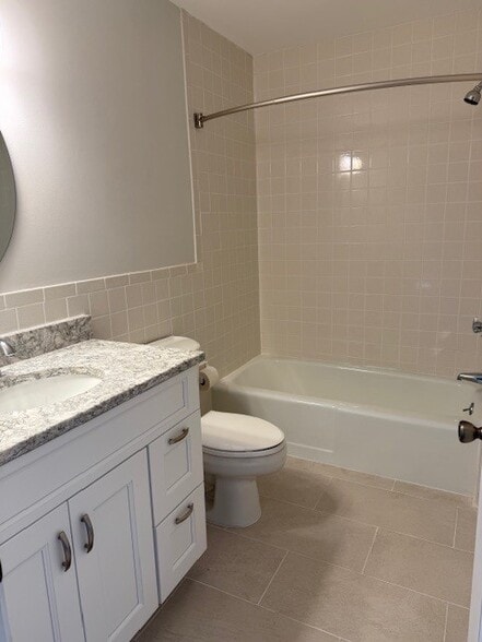 Building Photo - 45 Arch St