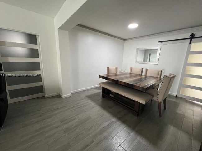 Building Photo - 1430 NE 149th St