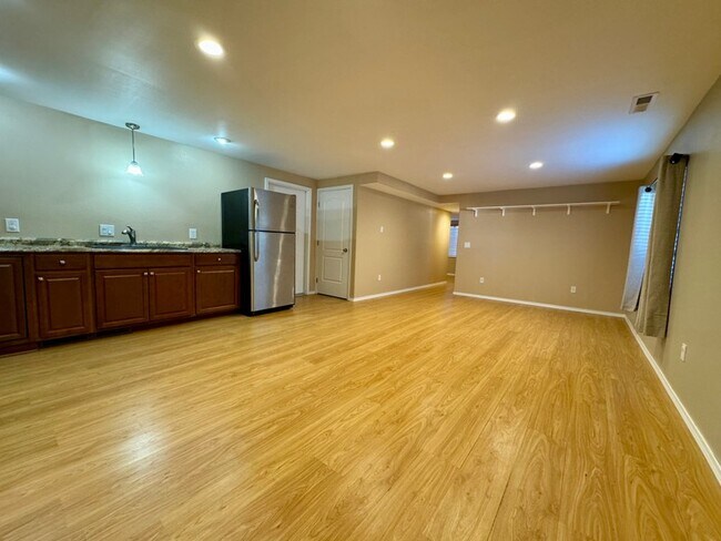 Building Photo - 8291 Water Oak Dr