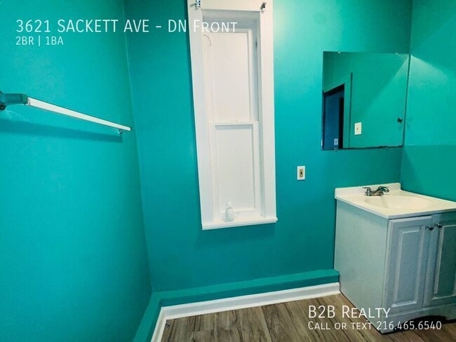 Building Photo - 3621 Sackett Ave
