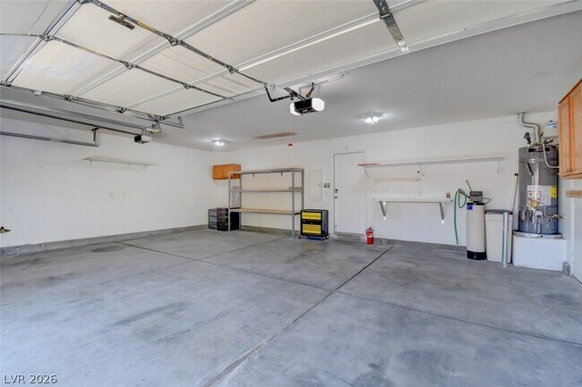 Building Photo - 3719 Maple Creek Ave