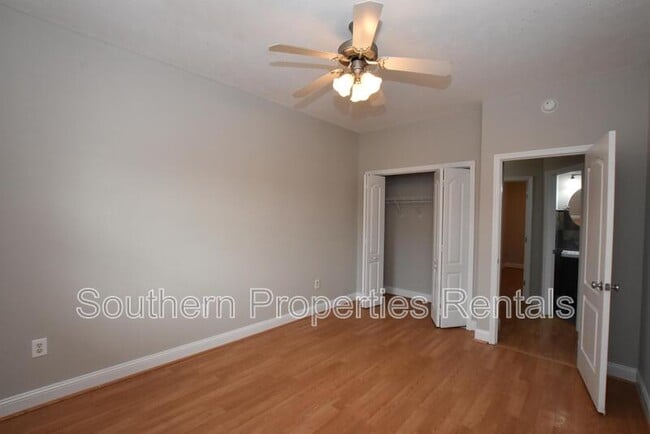 Building Photo - 109 Canyon Ct