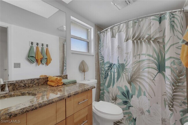 Building Photo - 1324 SW 1st Ave