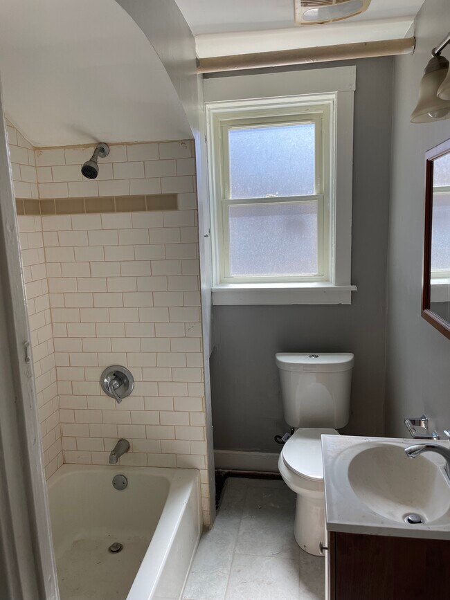 Bathroom - 1314 Dewey Ave