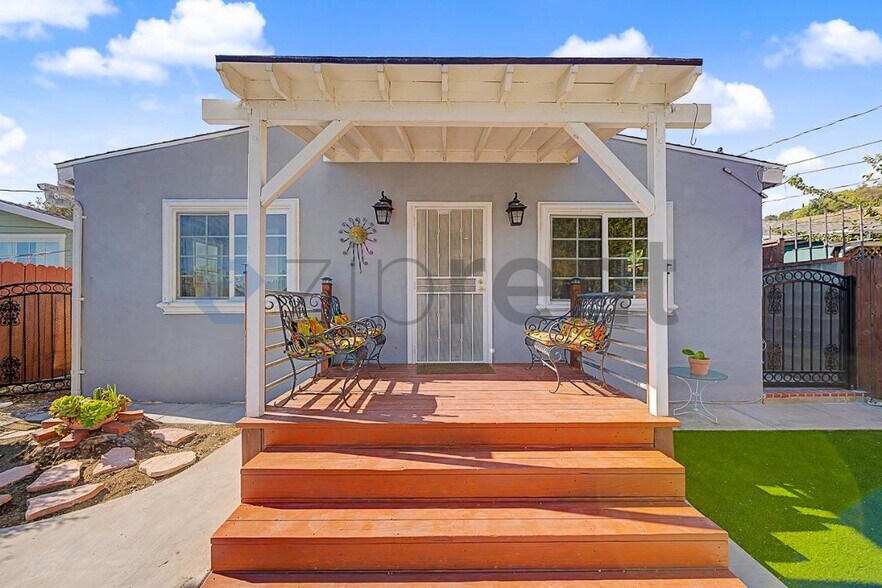 Building Photo - Unit