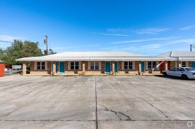 Exterior - 14207 W Club Deluxe Rd