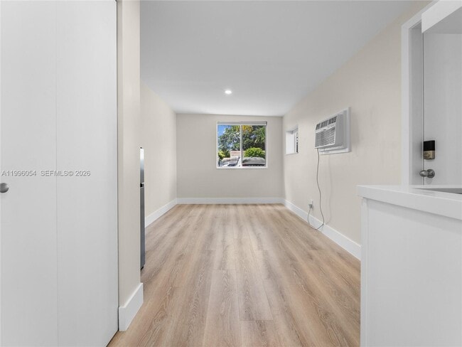 Building Photo - 7401 SW 38th St