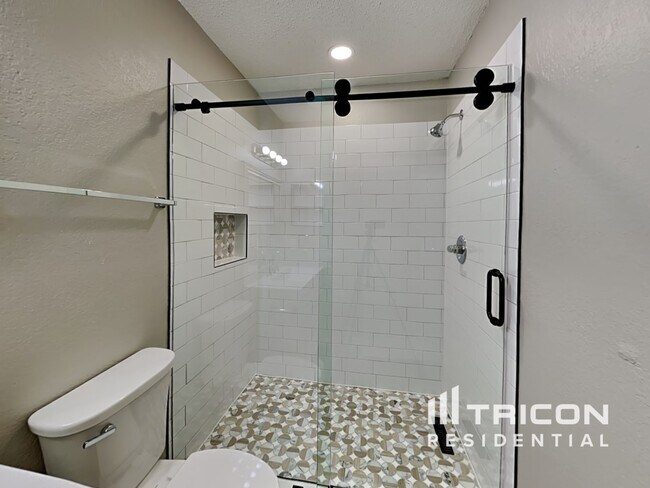 Building Photo - 6414 Willow Springs Dr